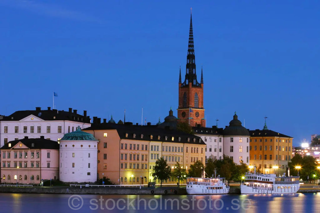 101126 - Riddarholmen i skymningen