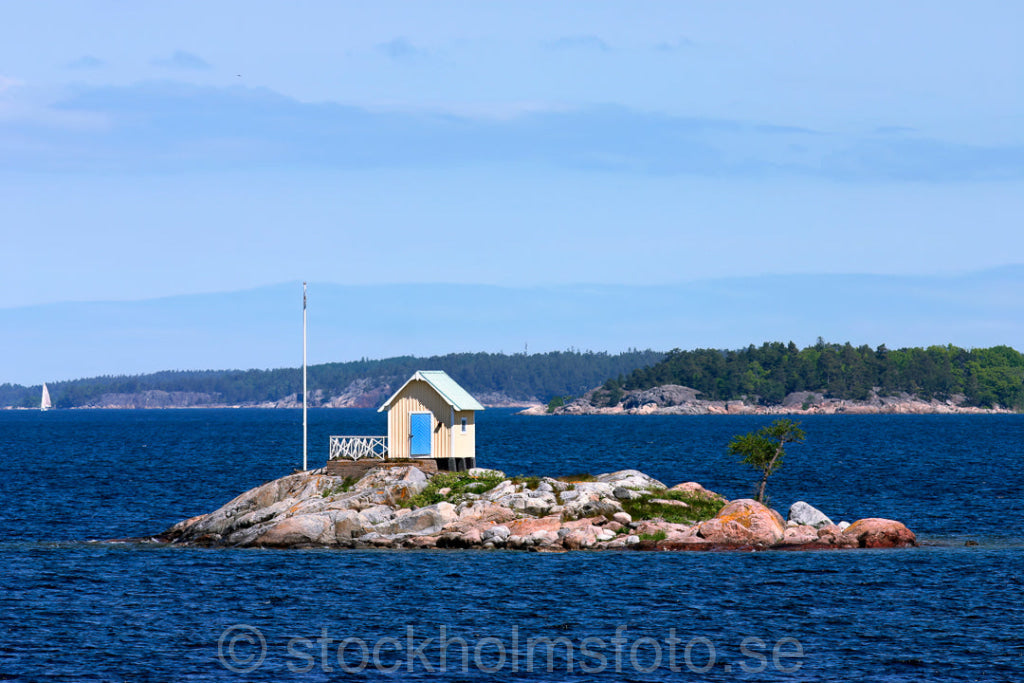 102620 - Ö med liten stuga