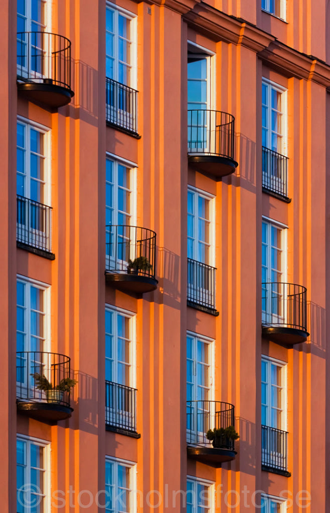 121931 - Husfasad med balkonger