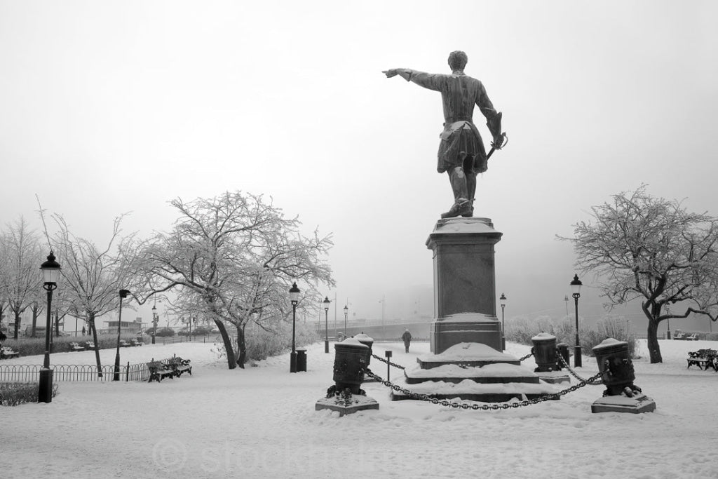 144369 - Karl XII:s torg i dimma