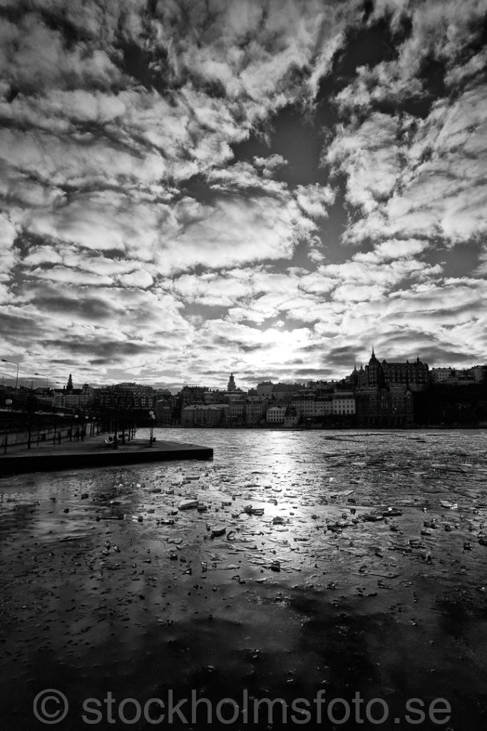 144498 - Grov is på Riddarfjärden