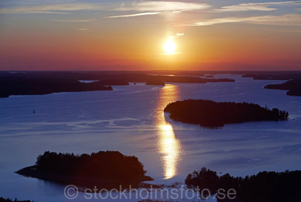 144735 - Solnedgång vid Lambarfjärden