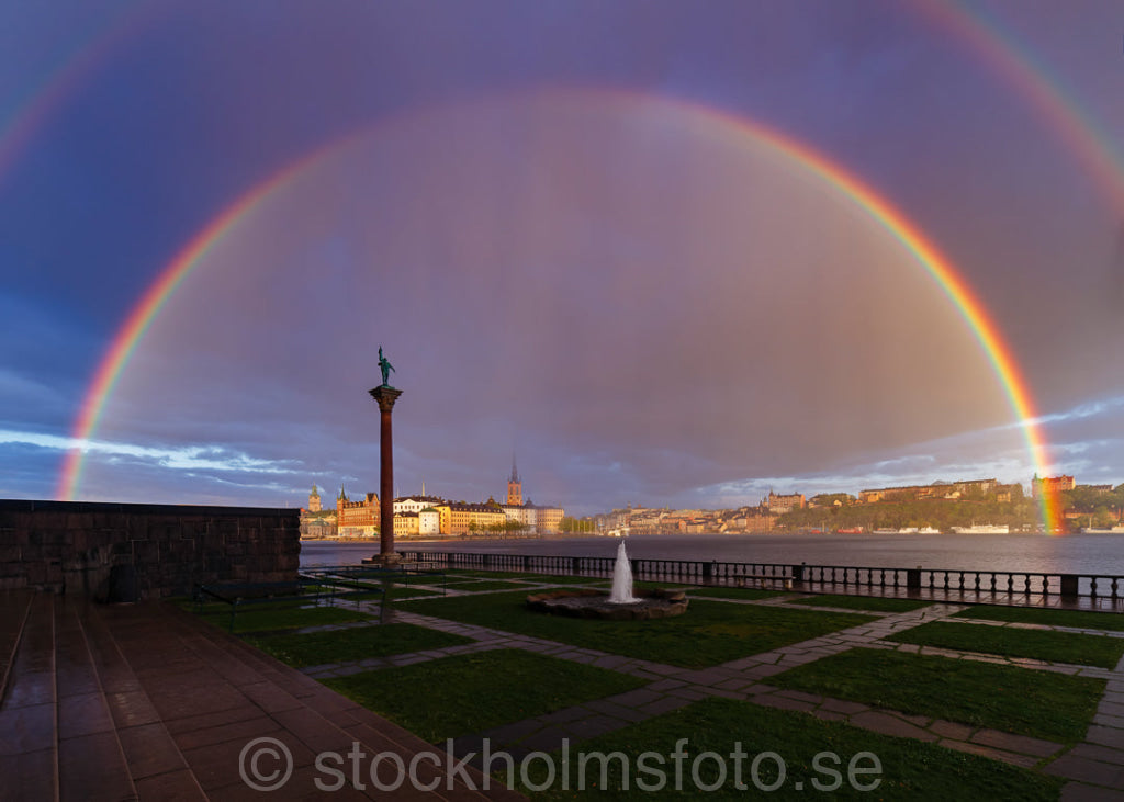 145280 - Stadshusparken och regnbåge