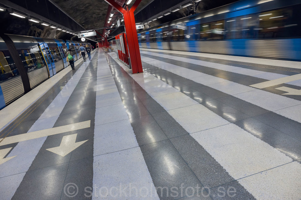 145348 - Duvbo Station