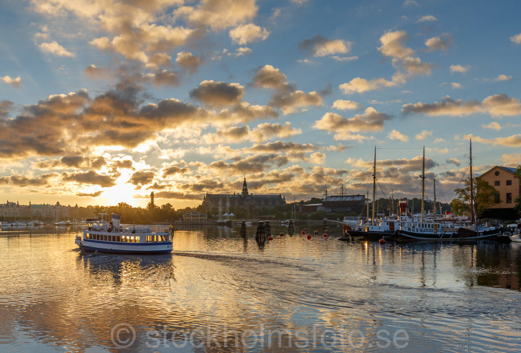 145681 - Passagerarbåt vid Skeppsholmen