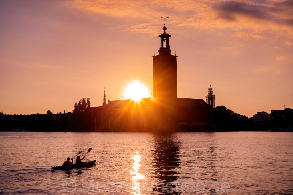 145930 - Stadshuset och kajak