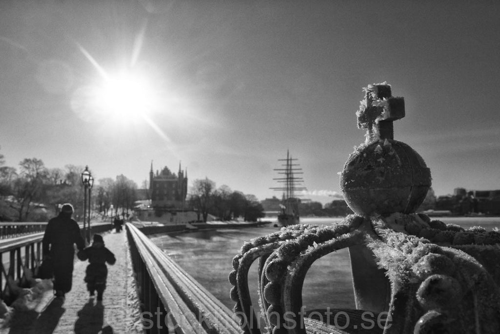 146268 - Vinterpromenad på Skeppsholmsbron