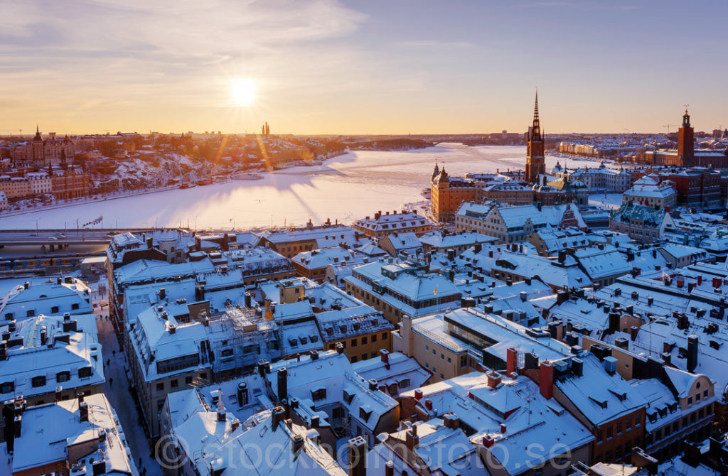 146409 - Snöiga tak i Gamla stan
