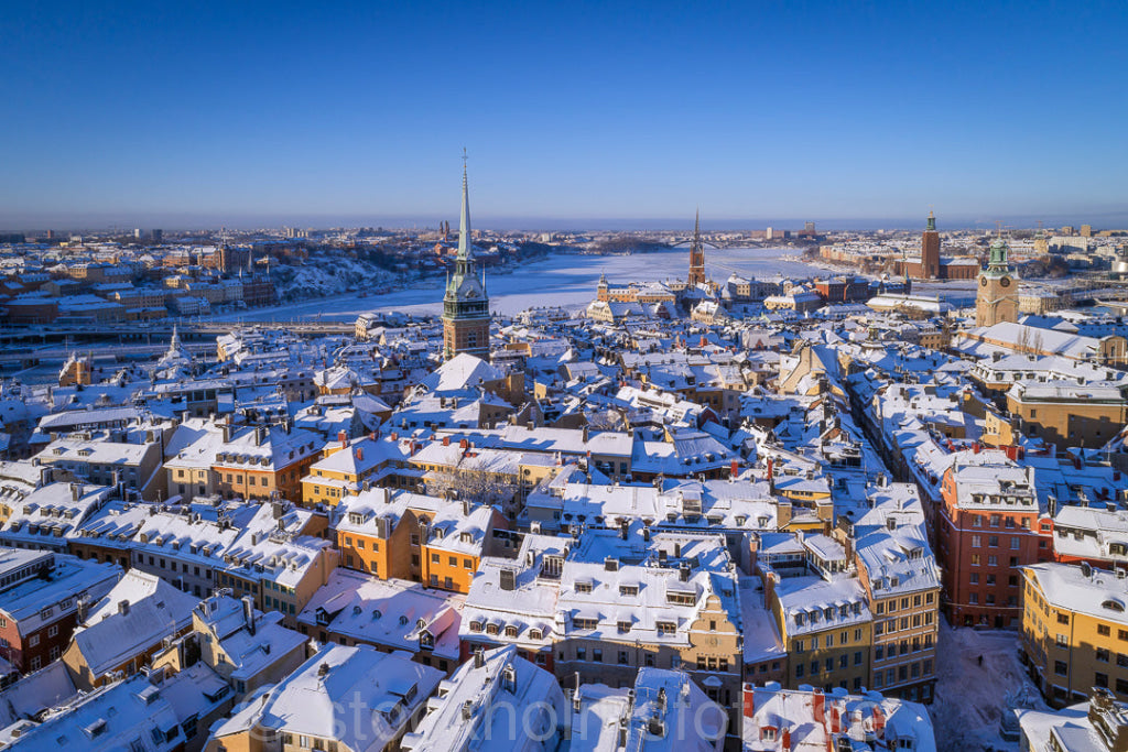 146895 - Snötäckta tak i Gamla stan