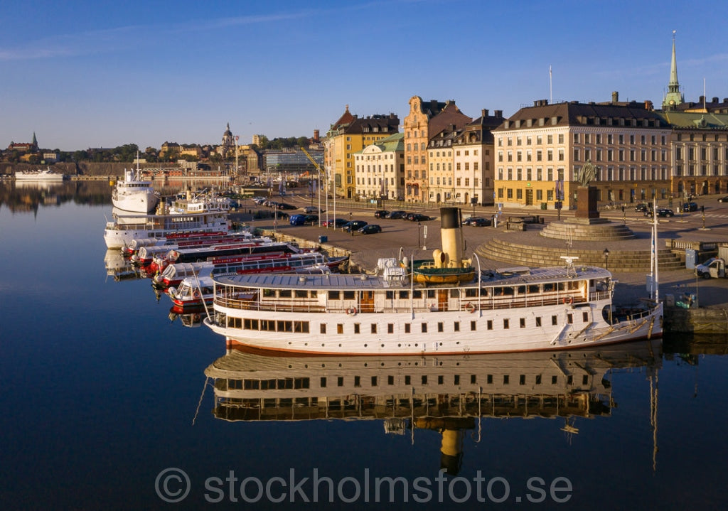 147161 - Skeppsbrokajen i gryningen