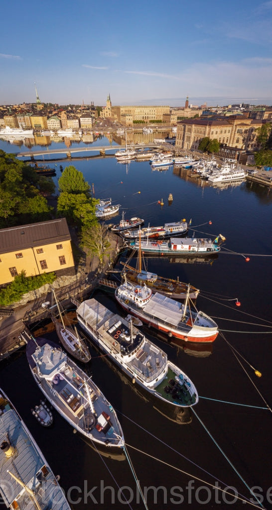 147162 - Båtar vid Skeppsholmen