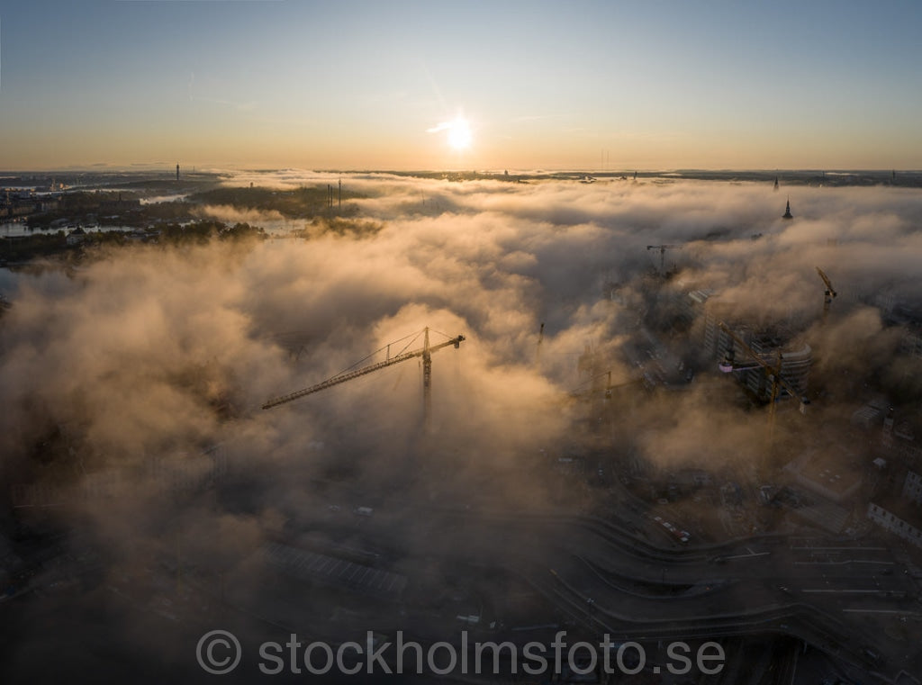 147230 - Slussen i dimma