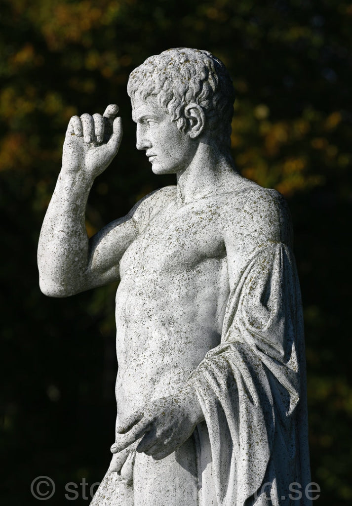 104556 - Skulptur vid Drottningholm