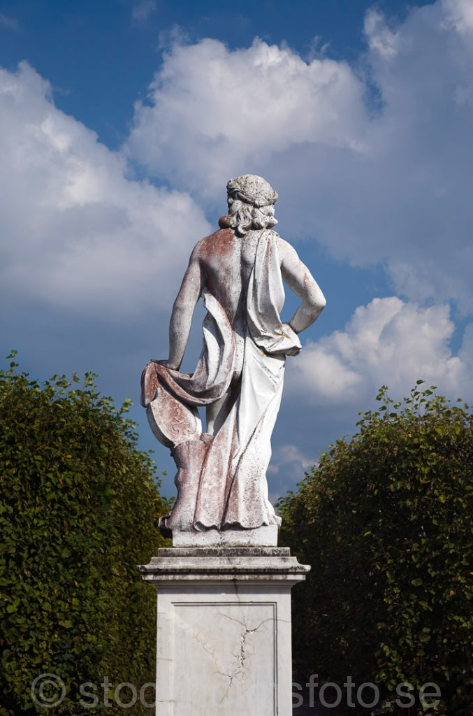 116107 - Staty vid Drottningholm