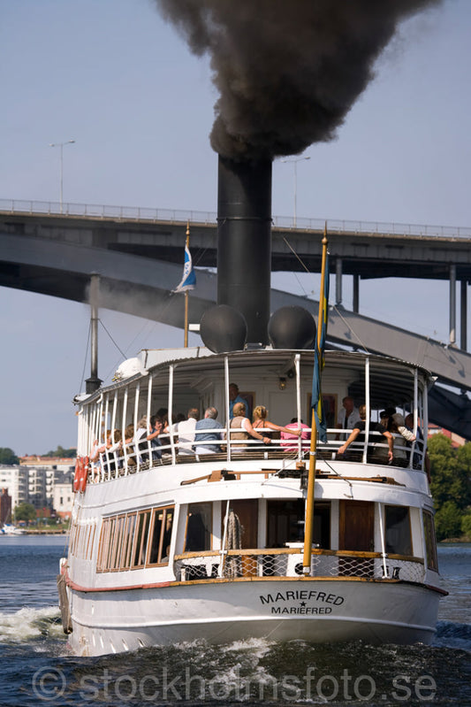 118520 - Ångbåten Mariefred vid Västerbron