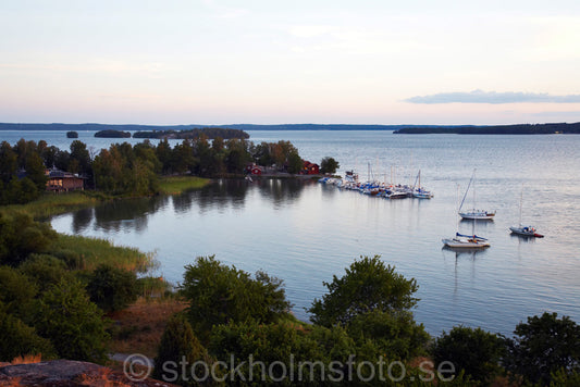 121109 - Småbåtshamnen vid Birka