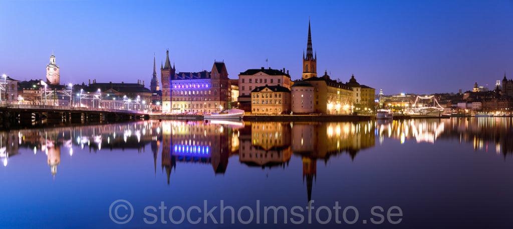 124410 - Riddarholmen i gryningen