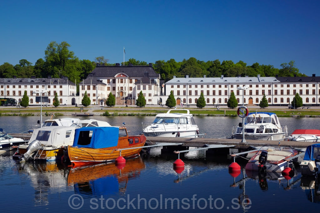 143314 - Småbåtsbrygga vid Karlbergs slott