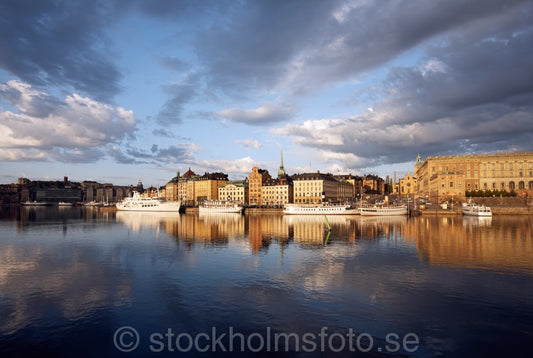 144484 - Gryning vid Stockholms ström