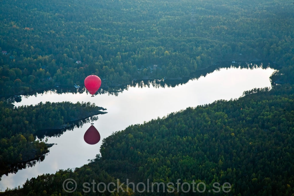 144564 - Luftballong vid sjön Gömmaren