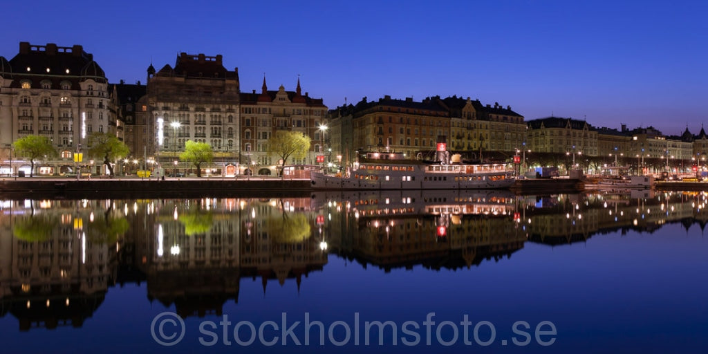 144988 - Strandvägen på natten