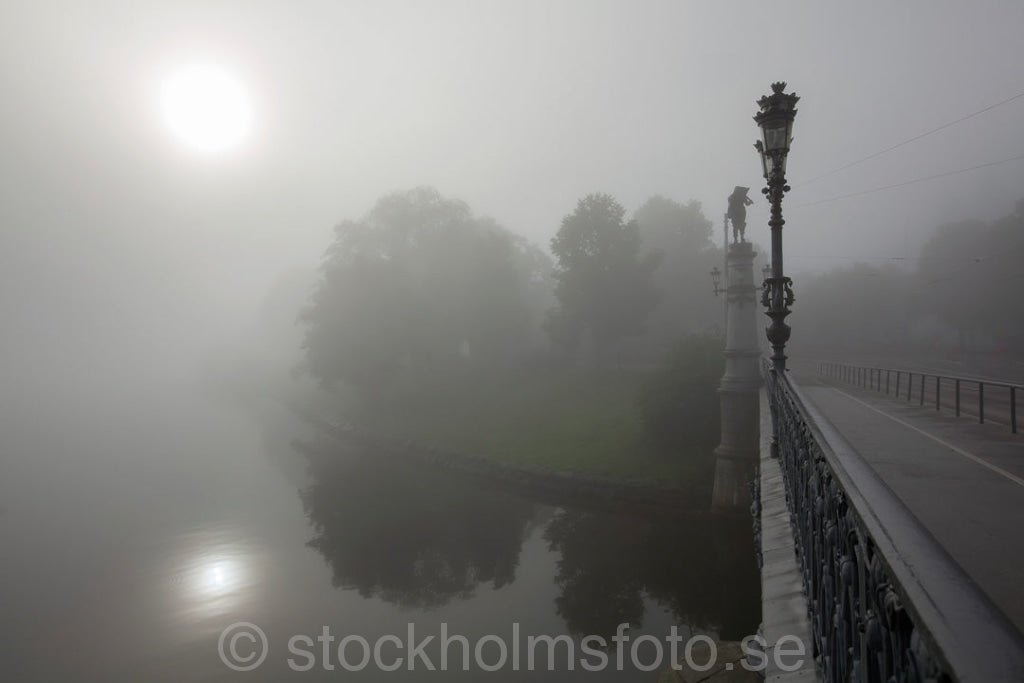 145016 - Djurgårdsbron i dimma