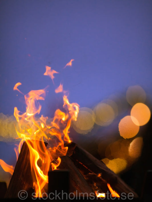 145053 - Värmande brasa