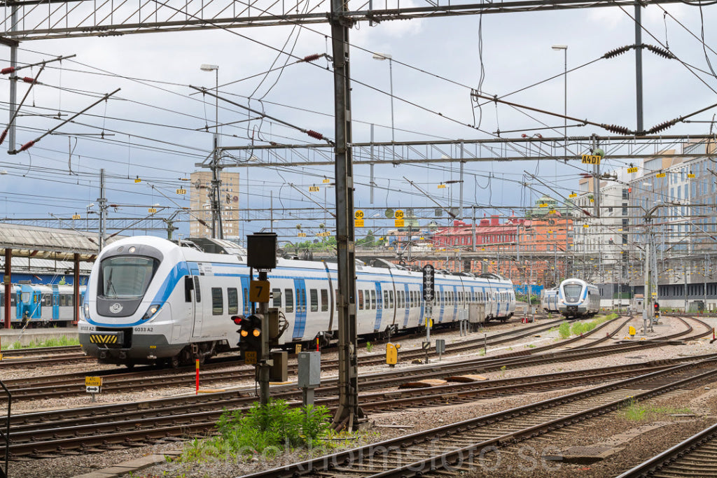 145141 - Pendeltåg vid Centralen