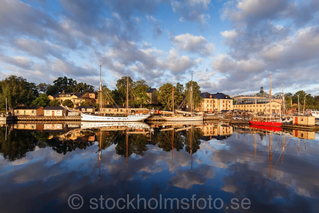 145685 - Skutor vid Skeppsholmen