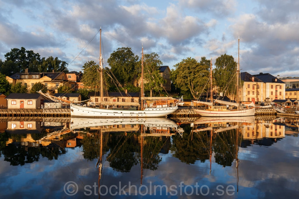 145686 - Skutor vid Skeppsholmen