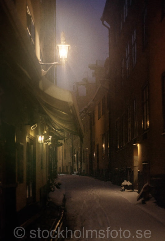 146081 - Vinternatt vid Prästgatan