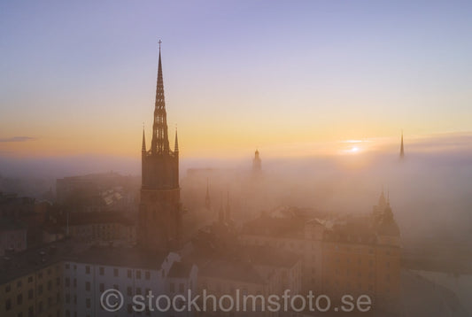 146553 - Riddarholmskyrkan i dimma