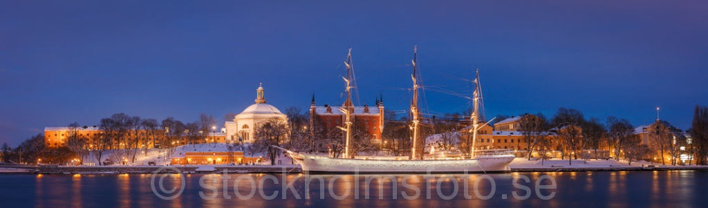 146903 - Vinternatt vid Skeppsholmen