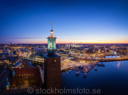 147005 - Stockholms stadshus och city