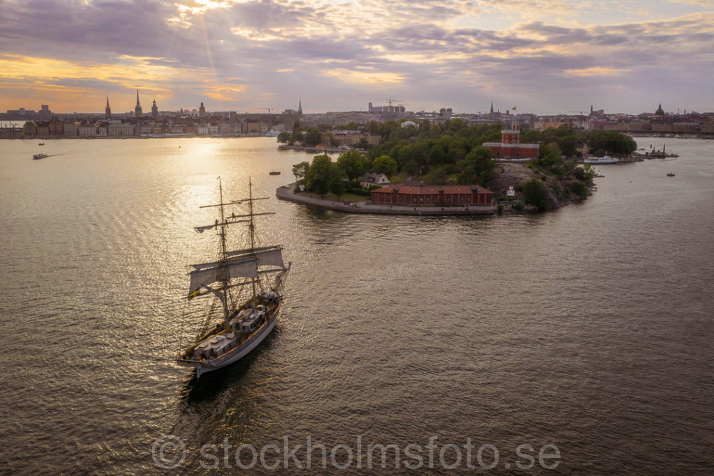 147132 - Briggen Tre kronor vid Kastellholmen