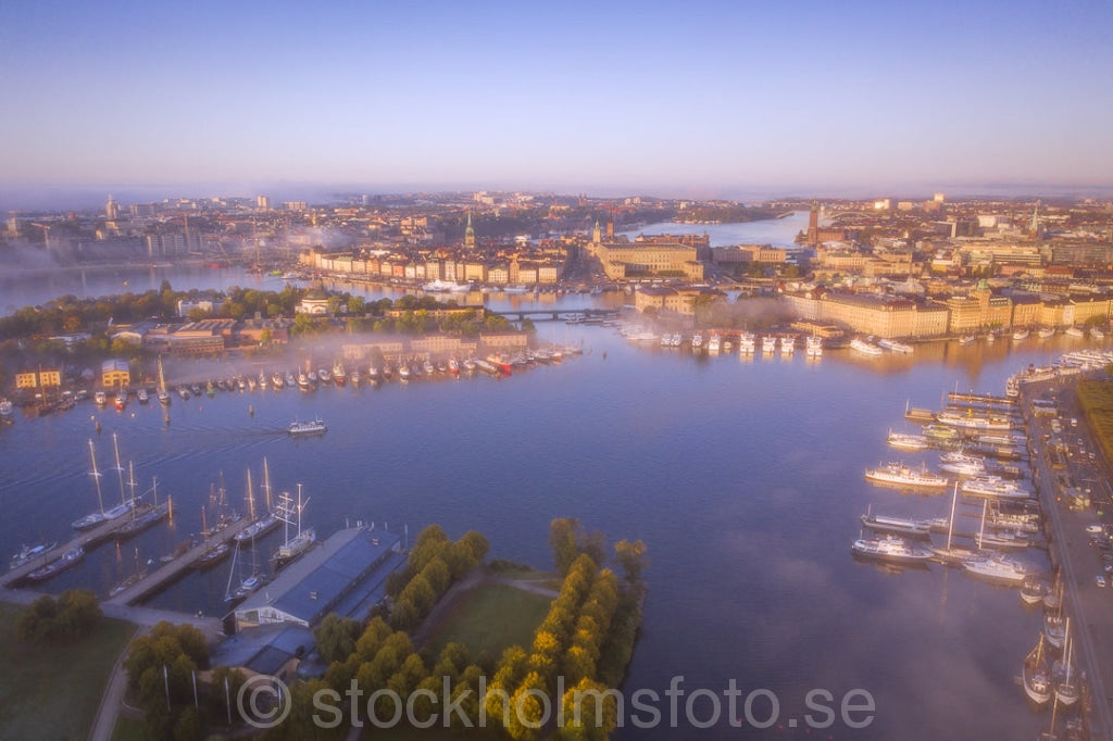 147225 - Gryningsljus över Stockholm
